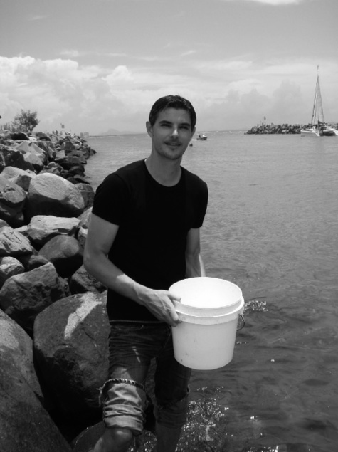 Dr Scott Cummins collecting marine field samples